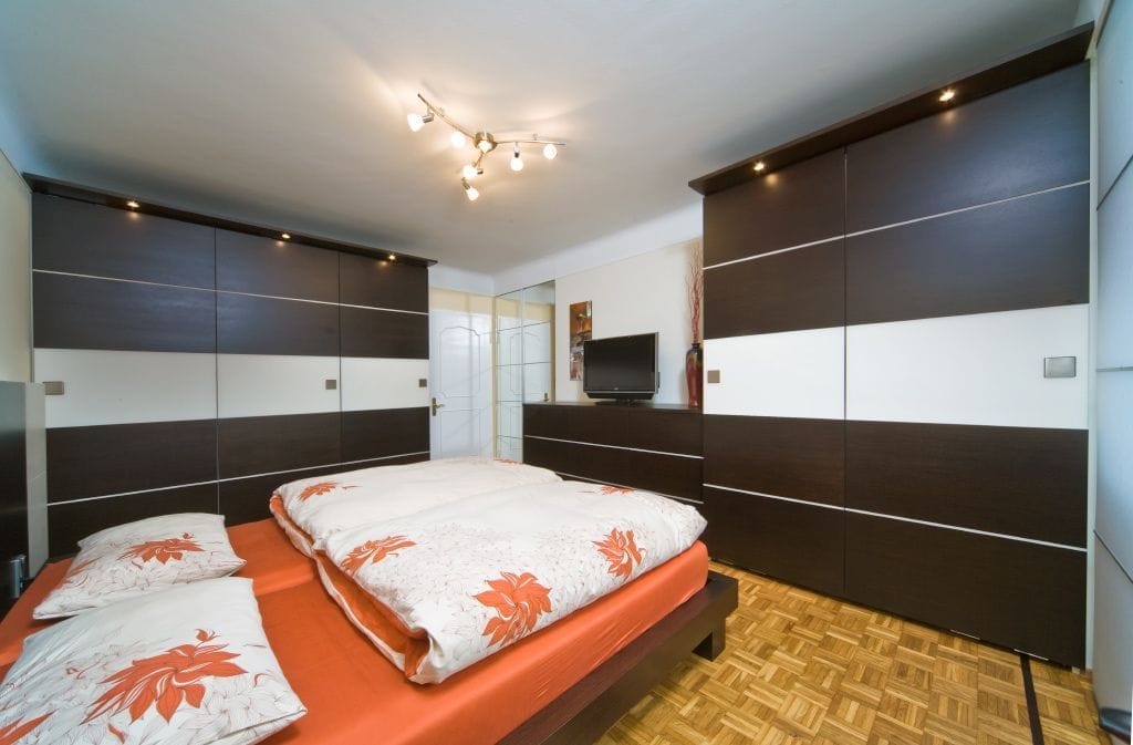 Schlafzimmer braun weiß